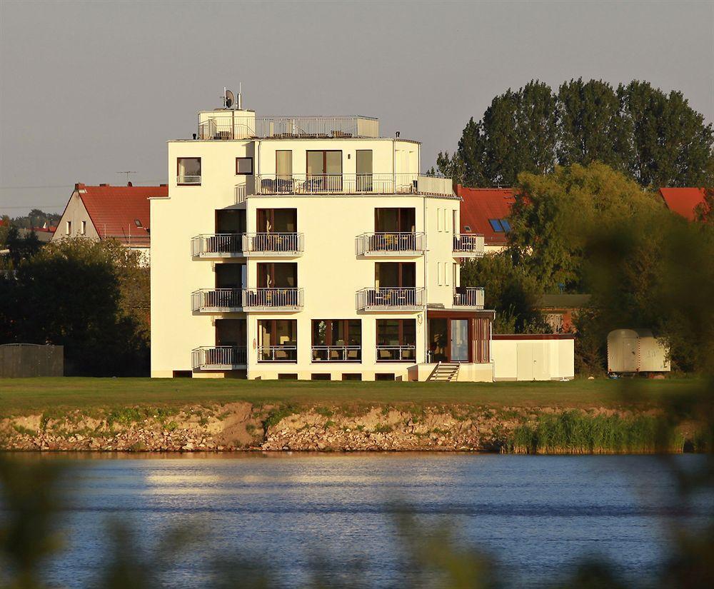 Hotel Warnow Rostock Extérieur photo
