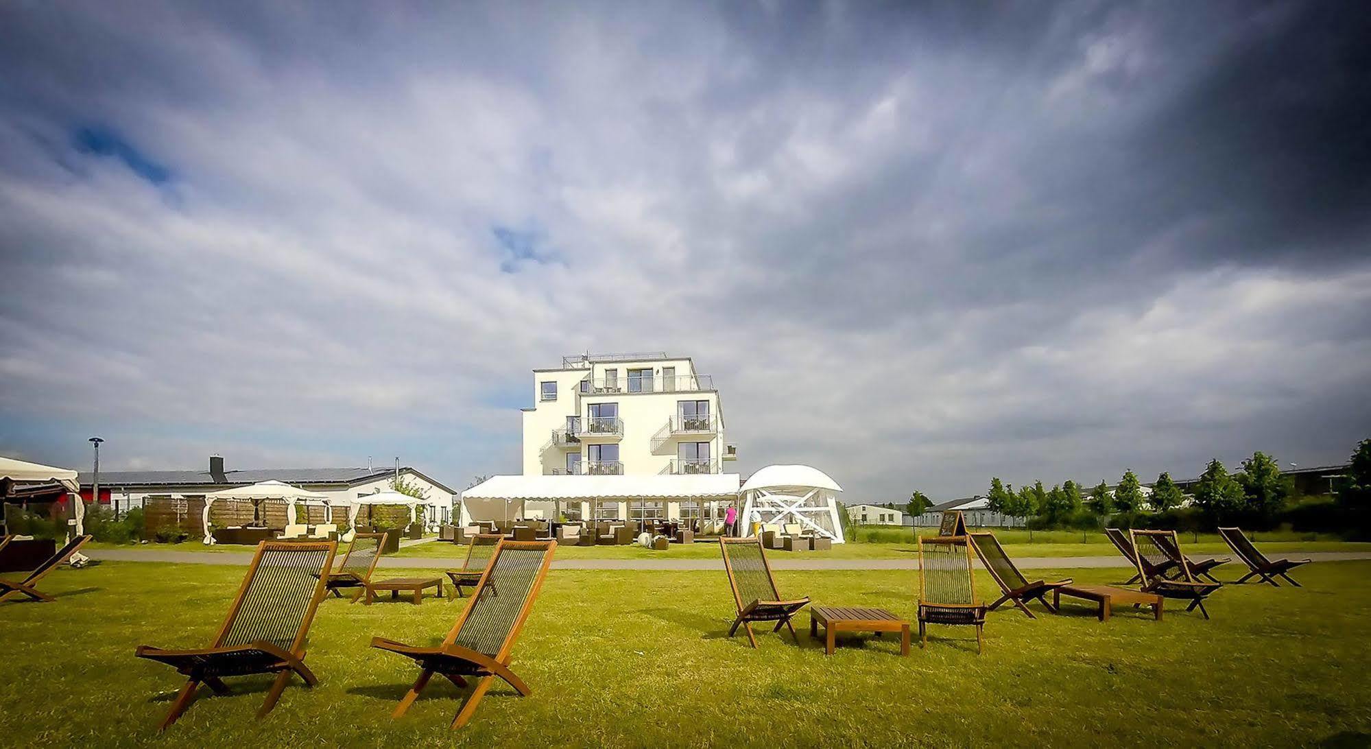 Hotel Warnow Rostock Extérieur photo