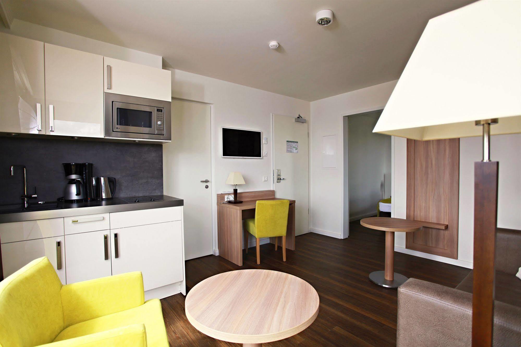 Hotel Warnow Rostock Extérieur photo